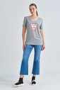 Guess Logolu V Yaka Kadın T-Shirt - Thumbnail