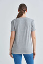 Guess Logolu V Yaka Kadın T-Shirt - Thumbnail